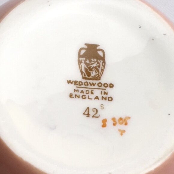 Wedgwood Vintage Creamer Pink & White Vine Band 1942 England Mid Century - Picture 8 of 9